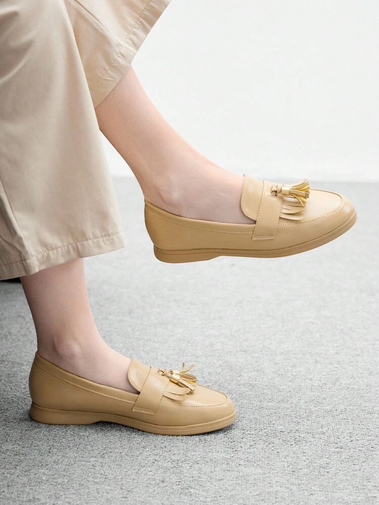 CUCCOO BIZCHIC Women's Fashionable Apricot Fringe Classic Comfortable Flat Loafers, Suitable For Commuting