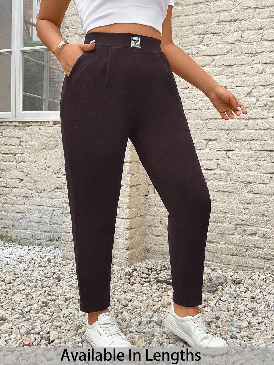 SHEIN PETITE CURVE Plus Size Solid Color Elastic Waist Patch Pocket Casual Pants - Chocolate Brown - View 1