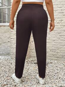 SHEIN PETITE CURVE Plus Size Solid Color Elastic Waist Patch Pocket Casual Pants - Chocolate Brown - View 2