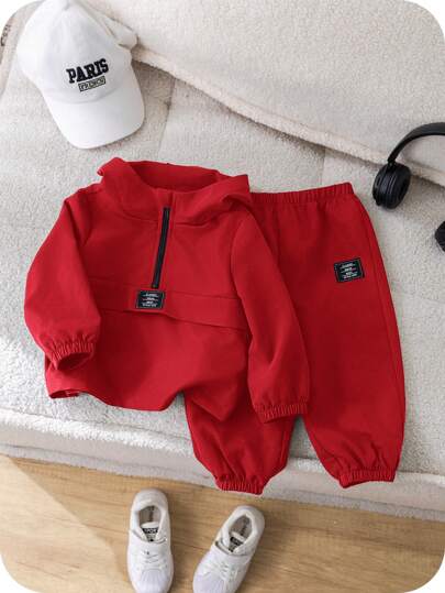 SHEIN Conjunto de 2 piezas de decoración navideña para bebé niño, con capucha de punto y pantalones de cintura elástica. Conjunto deportivo casual todo a juego, adecuado para salidas, hogar y fiestas navideñas