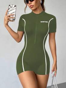 軍綠色