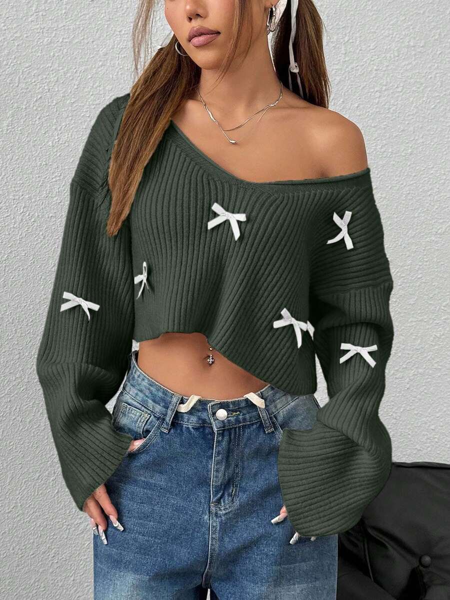EURMUSE Women's Casual Cute V-Neck Dropped Shoulder Loose 3D Bow Decor Cropped Pullover Sweater, Autumn/Winter - Army Green - View 1