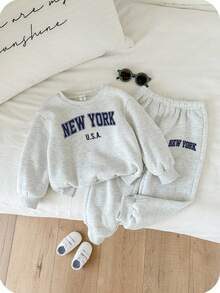 SHEIN 2pcs/Set Kids Casual Sporty Knit Letter Print Long Sleeve Fleece Sweatshirt And Jogger Pants Tracksuit, Suitable For Autumn/Winter Boys Sweat Set Boys New York Outfit Fall