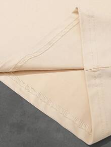 Manfinity EMRG 男士字母印花高领 T 恤 - 卡其色 - 查看 4