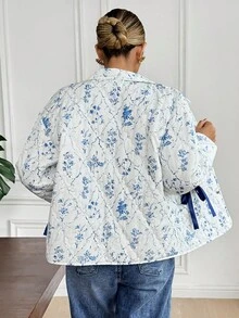 SHEIN Frenchy Women's French Casual Contrast Trim Blue And White Floral Print Long Sleeve Pocket Single-Breasted Casual Winter Coat Women Hot Selling Fashion Autumn Artwork Print Design Casual Commuter Ladies Long Sleeve Cardigan With Fro , Women Quilted Long Sleeve Coat, Warm Quilted Coat, Elegant Coat, Contrast Quilted Long Sleeve Coat, Fall Women , Winter Women, All-Season, Winter For Women, Casual Office Women, French Style , Business Casual Woman, Elegance, Commute, Minimalist, Office, Old Money, Simple, For Daily Wear, National Day, New Year Women's - Blue and White - View 2