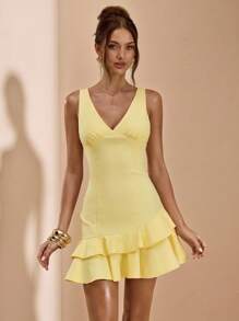 SHEIN BAE 女士黄色奶油色甜美深 V 领褶饰不对称多层荷叶边连衣裙，适合夏季 - 黃色 - 查看 1