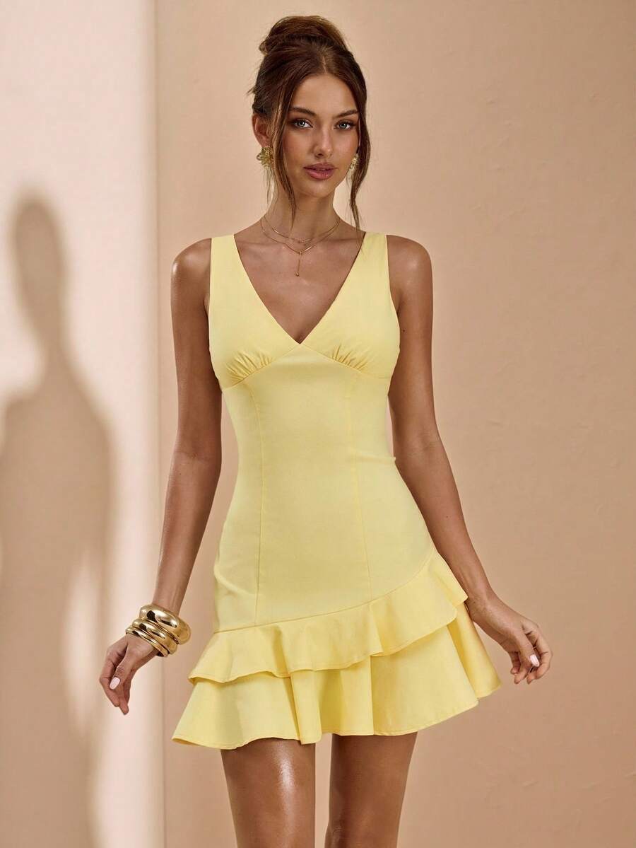 SHEIN BAE 女士黄色奶油色甜美深 V 领褶饰不对称多层荷叶边连衣裙，适合夏季 - 黃色 - 查看 1