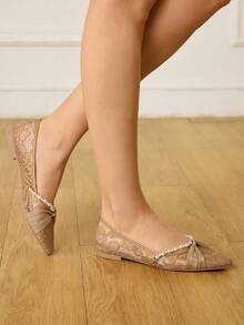 CUCCOO HITCHD 女士尖头平底鞋，珍珠、水钻链、蝴蝶结设计，优雅、浪漫、白色蕾丝新娘/伴娘鞋，适合婚礼、约会、下午茶 - 卡其色 - 查看 7