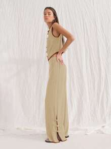 Nöista Bộ đồ hai mảnh không tay màu nâu đỏ, cổ áo kiểu Trung Hoa và nút thắt truyền thống. Quần ống đứng có chi tiết nút. Chất liệu vải thoáng khí, họa tiết. Thanh lịch, phong cách, thoải mái, đa năng. Hoàn hảo cho trang phục đi biển, trang phục sân bay dành cho nữ hoặc trang phục thường ngày ngày Quốc khánh 4 tháng 7. - Màu be - Xem 6