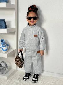 SHEIN Bộ áo nỉ cổ tròn in chữ màu xám và quần cạp chun cho bé gái, Thu/Đông - Xám - Xem 5