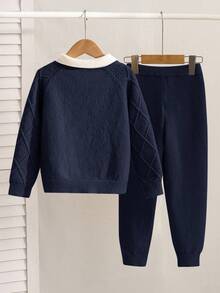 SHEIN 2 件套年轻男孩休闲学院风舒适时尚简约实用百搭柔软舒适宽松 Polo 衫套装适合生日派对、聚会、表演适合儿童服装年轻男孩衣服学校返校男孩套装日常适合上学适合旅行适合运动适合秋冬季 - 藏蓝色 - 查看 3