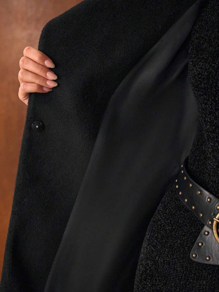 BLACK TURNDOWN COLLAR SHORT OVERCOAT