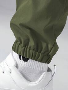 Manfinity Hypemode 男士翻盖口袋侧抽绳腰工装裤，男士秋季外出2025新款男士秋季百搭休闲裤，男士工装运动裤工装慢跑裤男士科技裤，适合秋季 - 綠色 - 查看 4