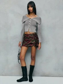TypaGal This Ruched Plaid Mini Skirt Brings A Touch Of Alt Style To Fall Outfits For Women And Autumn Clothes. Perfect For Work Outfits, Halloween Costumes, Or Pairing With Fall Tops Women, It Easily Transitions Into Winter Clothes For Women And Holiday Events. - Burgundy - View 4