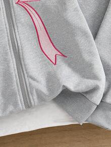 1 件女童拉链连帽长袖夹克，背部和袖子上有蝴蝶刺绣装饰