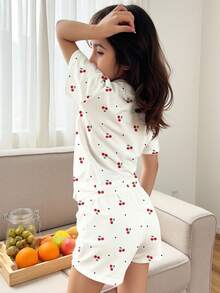SHEIN Leap Crew 2 件套少女可爱迷你心形和樱桃印花休闲宽松圆领短袖 T 恤和短裤套装，适合春夏季 - 彩色 - 查看 2