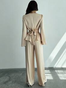 Firerie Bộ 2 món áo cánh dài tay buộc dây màu mơ và quần ống rộng cạp chun co giãn bằng vải satin cho nữ, bộ đồ áo cánh tay xẻ, bộ đồ màu mơ, trang phục thanh lịch/đi làm/thường ngày/công sở/văn phòng/vừa phải/tiệc tùng/tiệc tùng/trang phục giáo viên nữ - Màu be - Xem 3