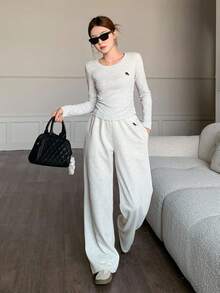 SHEIN 2 件套青少年女孩灰色针织休闲修身刺绣圆领长袖上衣和刺绣基本款百搭运动裤套装，适合春季、秋季、冬季、返校、秋冬分层穿着 - 灰色 - 查看 7