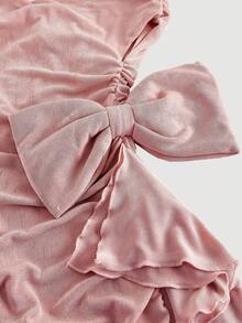 SHEIN MOD 浅粉色单肩裹身裙，搭配超大蝴蝶结细节 - 适合派对、度假、约会、生日庆祝、下午茶和节日 - 淺粉色 - 查看 3