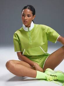 Powerista 女式撞色修身上衣和短裤运动套装