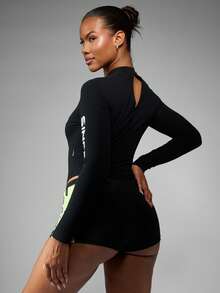 Missguided x Playboy 棉质赛车图案连体衣，长袖，复古赛车风格，立领，后背镂空设计，合身，比赛旗帜印花，运动服，现代时尚美学街头服饰，秋冬造型 - 黑色 - 查看 2