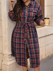 EMERY ROSE Klassisches Hemdblusenkleid in Rot & Blau Karomuster für Damen in Große Größen, mit geschwungener Saumkante, Taillengürtel für Taillendefinition, symmetrische Taschen, lässig für den Alltag & Zusammenkünfte, Herbst/Winter
