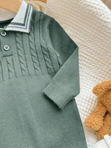 SHEIN Pelele de bebé recién nacido niño/niña con cuello vuelto, mono de punto de cable, adecuado para usar en otoño/invierno, interior y exterior