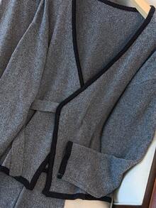 GlowEve CURVE Bộ đồ dệt kim dài tay viền màu tương phản cỡ lớn - Xám - Xem 3