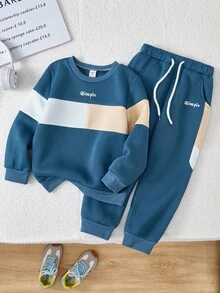 SHEIN Playful Pals 2 件套幼儿男童运动服套装，字母印花“SIMPLE”设计，套头连帽衫和配套裤子，舒适休闲装，适合日常、运动、街头、学校、家庭搭配、秋冬 - 彩色 - 查看 1