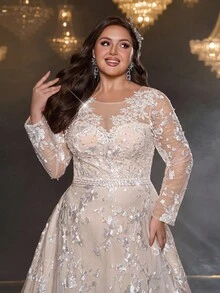 加大码优雅简约杏色圆领透视深 V 长袖提花装饰奢华法式刺绣 A 字形薄纱刺绣泡泡裙新娘婚纱 - 杏色 - 查看 2