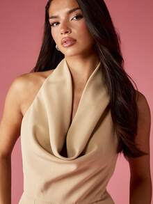 MISSGUIDED Elegante tuta a gamba ampia con collo a cappuccio e design a spalline, adatta per eventi serali, matrimoni, occasioni speciali e cerimonie formali, pezzo di con pieghe morbide