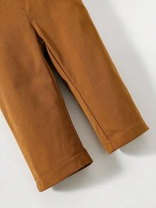 SHEIN Bộ trang phục quý ông 3 món cho bé trai mới biết đi, áo liền quần dài tay màu trắng và quần kaki có dây đeo, thoải mái, đa năng, cổ điển, thời trang, dễ thương, phong cách Anh, thích hợp cho trong nhà, ngoài trời, hàng ngày, thể thao, vui chơi, tiệc tùng, chụp ảnh, kỳ nghỉ, ngày lễ, đám cưới, tiệc chào đón em bé, lễ rửa tội và sinh nhật lần thứ 1 - Nhiều màu - Xem 5