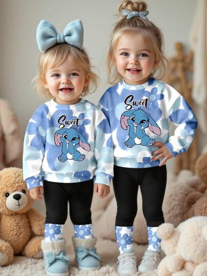SHEIN 2 件套幼儿女童休闲时尚创意卡通可爱蓝色花卉兔子字母图形印花运动衫和紧身裤套装，兄弟姐妹搭配服装（2 套单独出售）