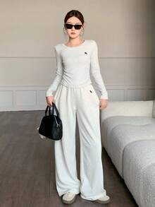 SHEIN 2 件套青少年女孩灰色针织休闲修身刺绣圆领长袖上衣和刺绣基本款百搭运动裤套装，适合春季、秋季、冬季、返校、秋冬分层穿着 - 灰色 - 查看 8