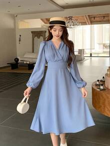 少女优雅纯蓝色斜领泡泡袖梭织中长连衣裙，适合春、秋、冬、秋冬分层穿着和返校季穿着 - 藍色 - 查看 3