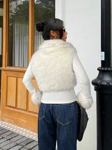 Muchica 秋冬时尚街头风格白色仿皮草拉链长袖女夹克