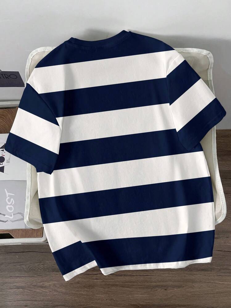 Manfinity Hypemode Fashionable Casual Young Retro Contrast Stripe Equestrian Silhouette Digital Print Pattern Standard Fit Men Short Sleeve T-Shirt, Suitable For Dates, Gatherings, Essential, Suitable For Couples, Family Matching, Great Gift For Boyfriend Casual Cotton T-Shirt - White - View 3