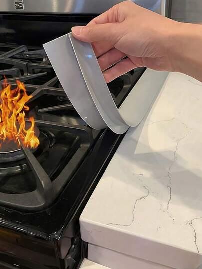 SHEIN 2/4pcs Organic Silicon High Temperature Resistant Kitchen Gap Strip, Silicone Stove Gap Covers, Oil And Dirt Resistant Gas Stove Gap Soft Sealing Strip, Silicone Gap Plug Kitchen Stove Counter Gap Cover - Flexible Stove Space Filler,