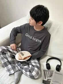 SHEIN 2pcs Tween Boy Casual Letter Vietnamese Text Print Sweatshirt & Plaid Pants Homewear Set, Matching Family/Sibling Outfits Fall Winter