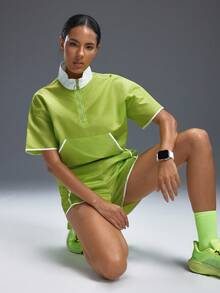 Powerista 女式撞色修身上衣和短裤运动套装