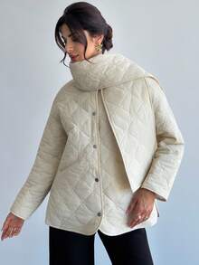 Firerie 女士休闲优雅亮片绗缝围巾领棉服大衣/配围巾的棉服大衣/纹理亮片花朵绗缝/女士秋装/女士冬装/知性优雅女装/日常外出/通勤装/商务谈判 - 白色 - 查看 3