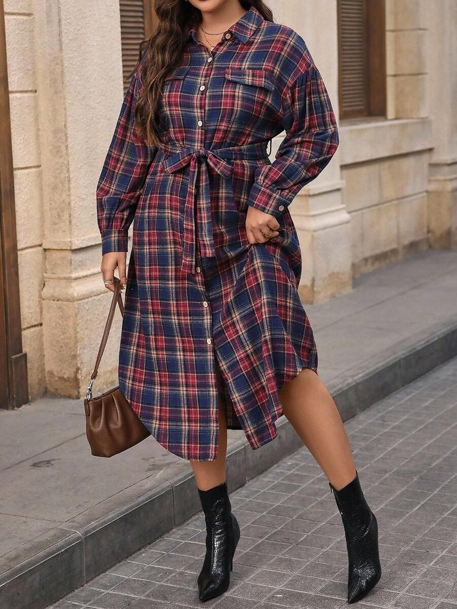 EMERY ROSE Klassisches Hemdblusenkleid in Rot & Blau Karomuster für Damen in Große Größen, mit geschwungener Saumkante, Taillengürtel für Taillendefinition, symmetrische Taschen, lässig für den Alltag & Zusammenkünfte, Herbst/Winter