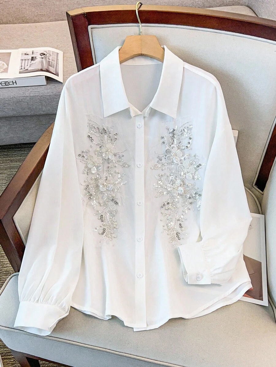 GlowEve CURVE Blusa elegante de manga farol con bordado de lentejuelas y strass para tallas grandes - Blanco - Ver 1