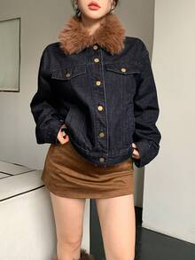 DAZY 女式秋冬牛仔夹克，仿毛领，色块，大口袋，宽松休闲街头风格 - 深色水洗藍 - 查看 7