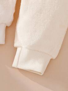 SHEIN Playful Pals 女婴秋冬米色毛绒面料夹克套装，可爱兔子刺绣，立领口袋，日常必备外套 - 米色 - 查看 7