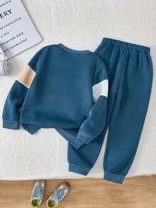 SHEIN Playful Pals 2 件套幼儿男童运动服套装，字母印花“SIMPLE”设计，套头连帽衫和配套裤子，舒适休闲装，适合日常、运动、街头、学校、家庭搭配、秋冬 - 彩色 - 查看 2