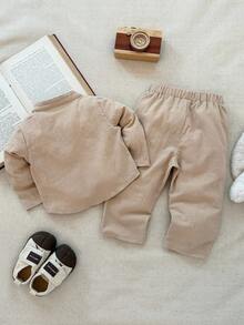 Blossori 男宝宝法式优雅立领纽扣前开衬衫和裤子套装 - 卡其色 - 查看 2