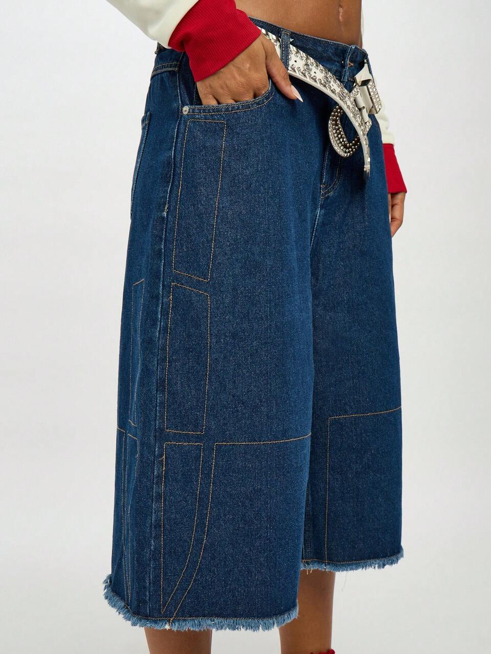 SUMWON Wide Leg Baggy Denim Jorts With Raw Edge Hem Detail Casual Cutoff Bermuda Culottes Street Style Y2K Fashion Loose Fit Knee Length Relaxed Bottoms