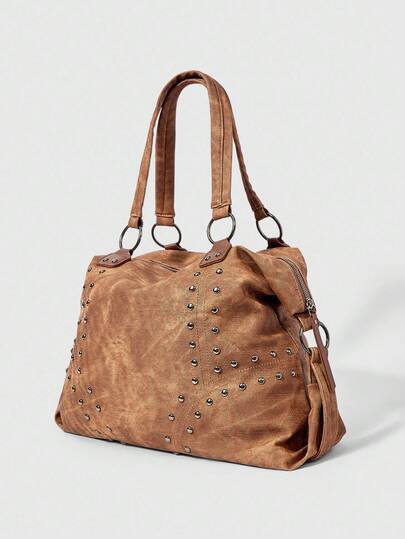 Grunge Punk حقيبة كبيرة السعة مزينة بالزوايا المعدنية للتنقل والتسوق