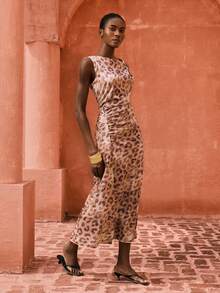 Maija Váy không tay xếp ly cổ lệch họa tiết da báo cho nữ - màu đen - Xem 6